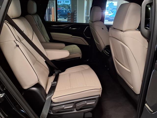 2023 Cadillac Escalade Sport