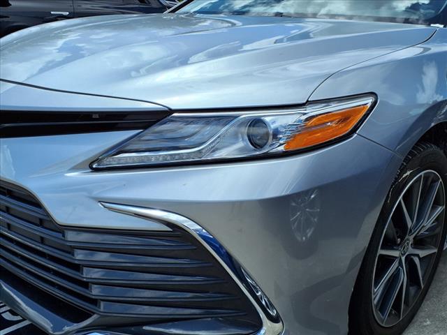 2022 Toyota Camry Hybrid XLE