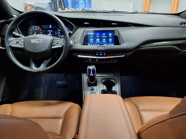 2023 Cadillac XT4 Premium Luxury