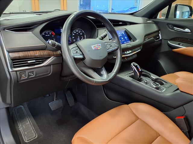 2023 Cadillac XT4 Premium Luxury