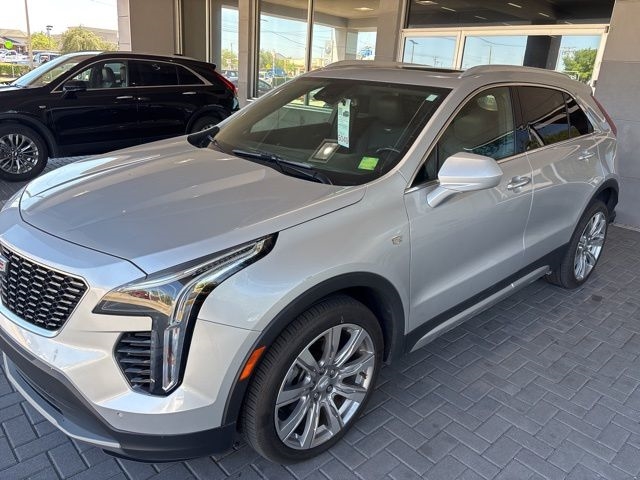 Radiant Silver Metallic 2019 Cadillac XT4 Premium Luxury FWD SUV / Crossover Front-Wheel Drive 9-Speed Automatic