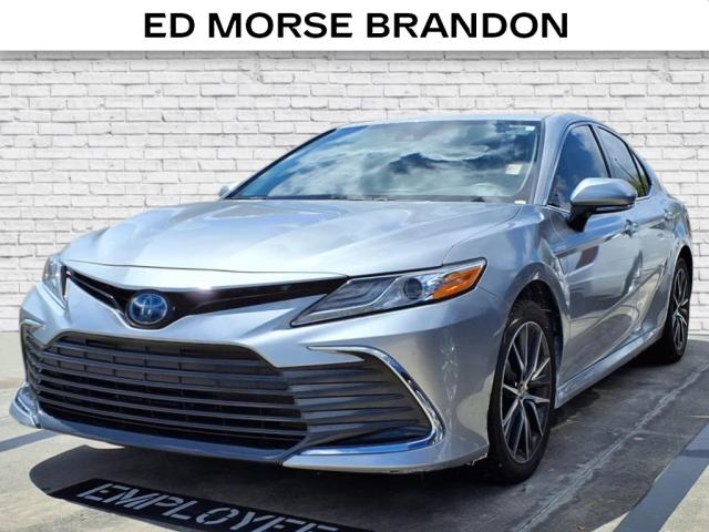 2022 Toyota Camry Hybrid XLE