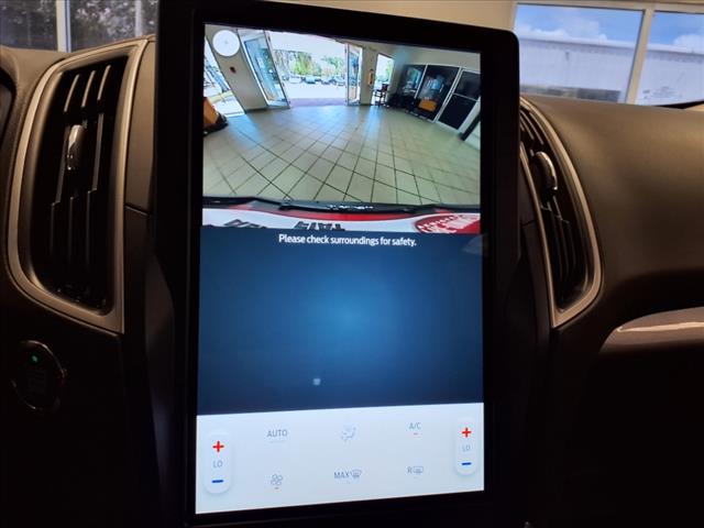 2022 Ford Edge SE
