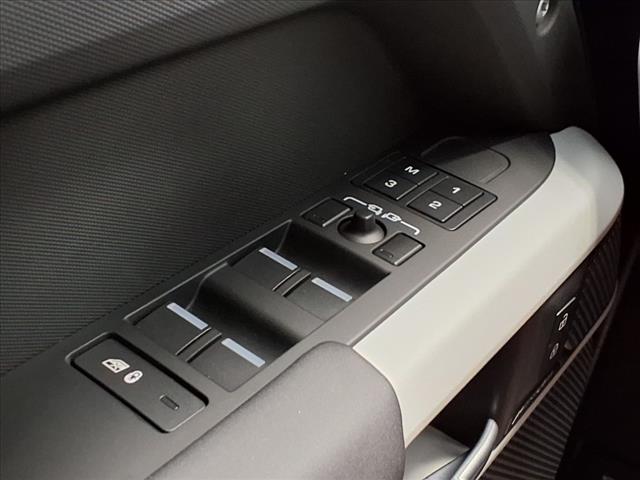 2024 Land Rover Defender S