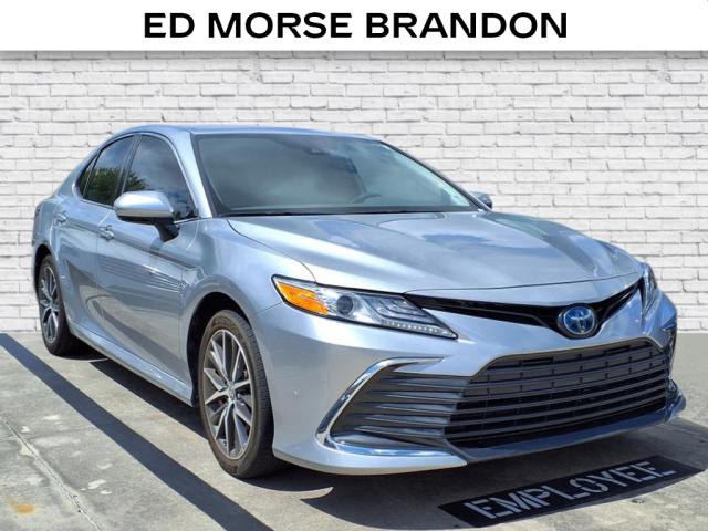 2022 Toyota Camry Hybrid XLE