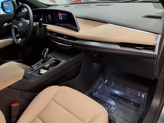 2024 Cadillac XT4 Luxury