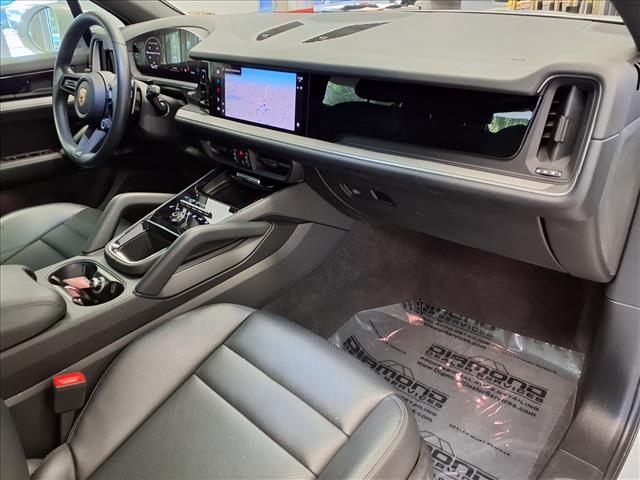 2024 Porsche Cayenne Base