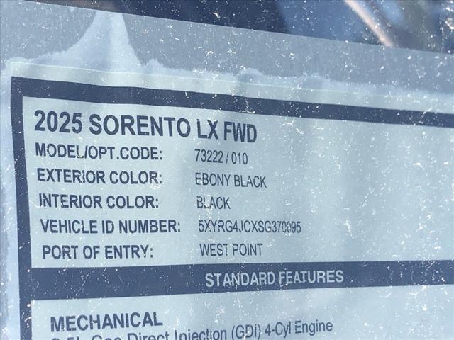 2025 Kia Sorento LX