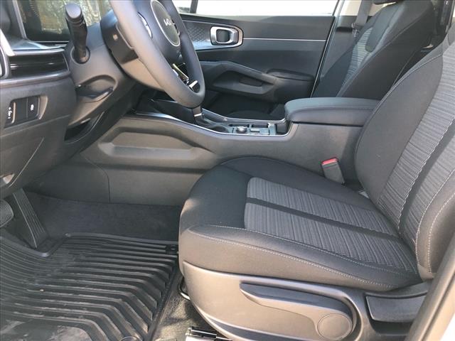 2025 Kia Sorento LX