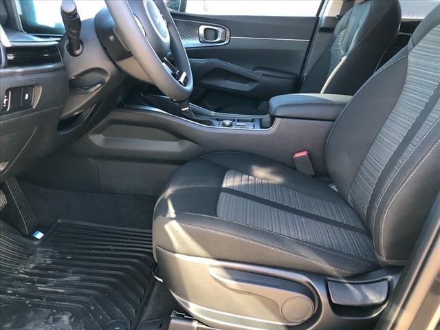 2025 Kia Sorento LX