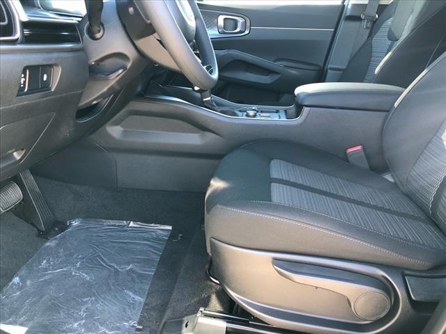 2025 Kia Sorento LX