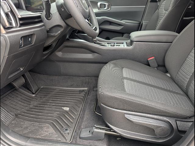 2025 Kia Sorento LX