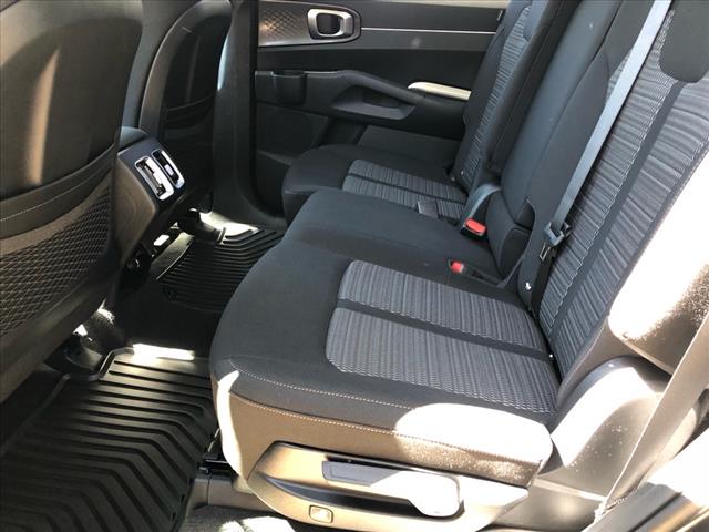 2025 Kia Sorento LX