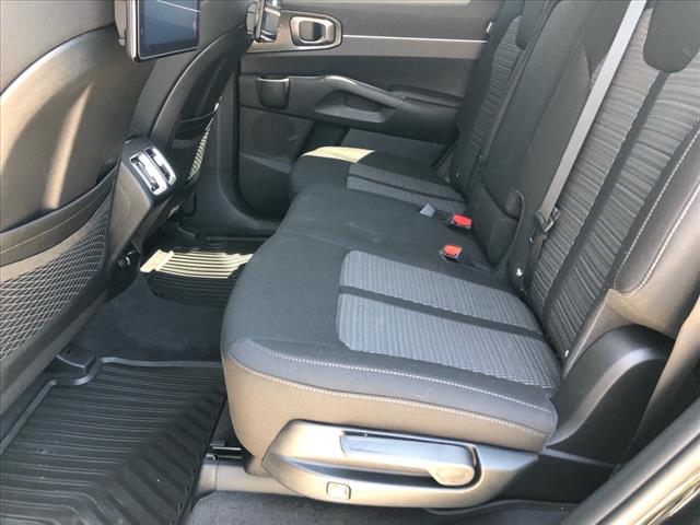 2025 Kia Sorento LX