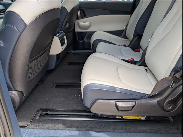 2025 Kia Carnival EX