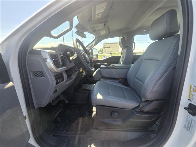 2025 Ford F-350 Super Duty XL