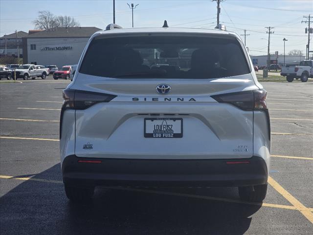 2023 Toyota Sienna XLE 7-Passenger