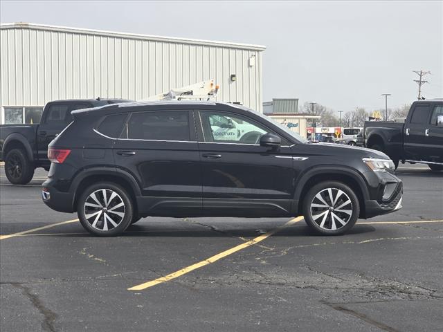2024 Volkswagen Taos SE