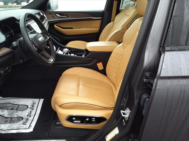 2023 Jeep Grand Cherokee Summit