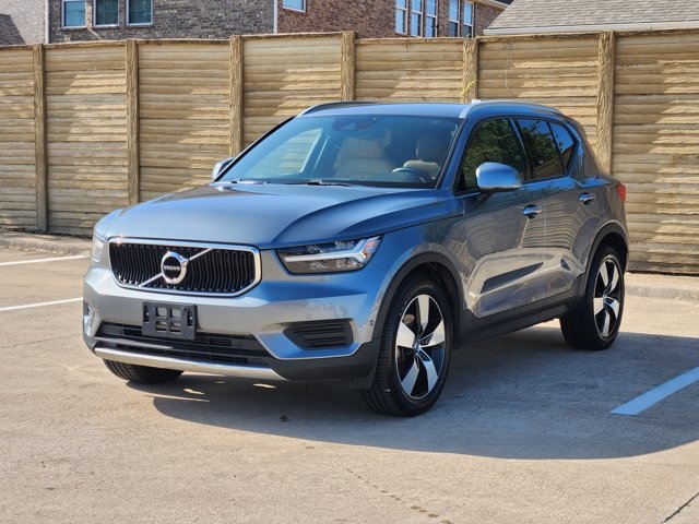 2019 Volvo XC40 T5 Momentum
