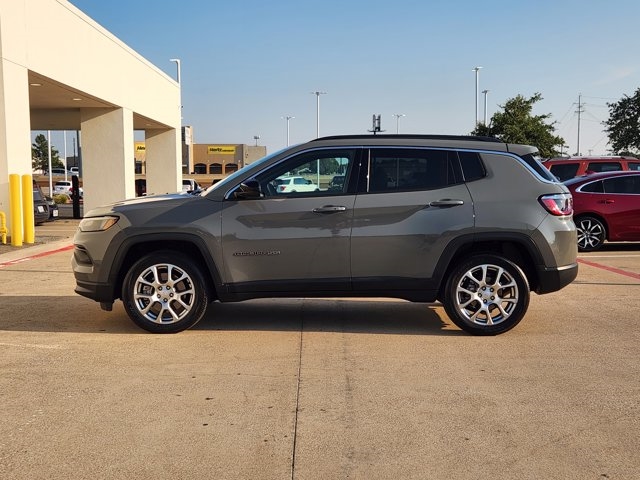 2023 Jeep Compass Latitude Lux