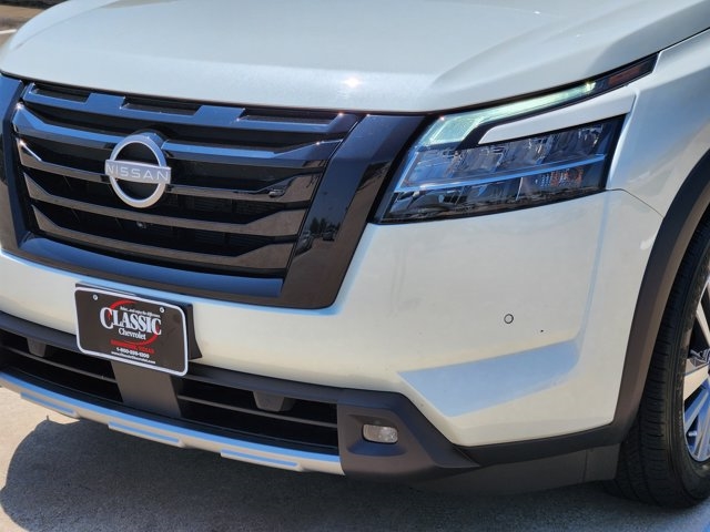 2024 Nissan Pathfinder SL