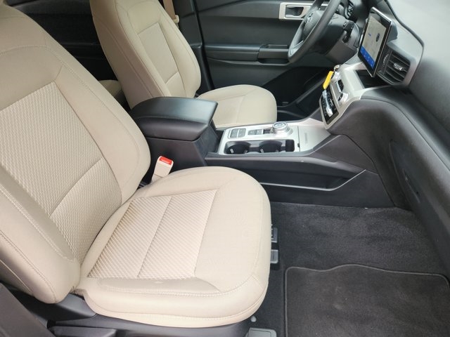 2021 Ford Explorer Base