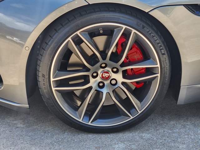 2019 Jaguar F-TYPE R
