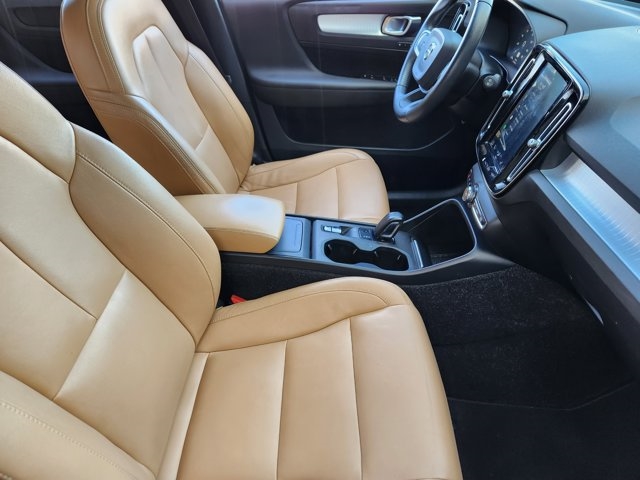 2019 Volvo XC40 T5 Momentum