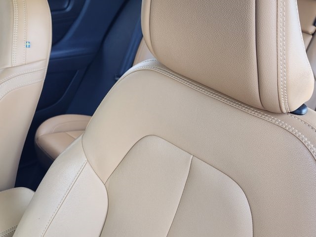2019 Volvo XC40 T5 Momentum