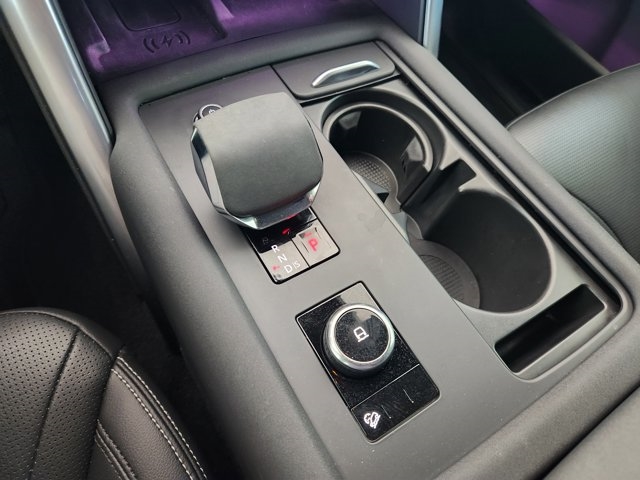 2024 Land Rover Discovery P300 Dynamic SE