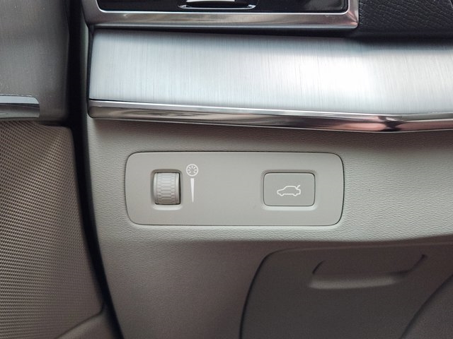 2022 Volvo XC90 T5 Momentum