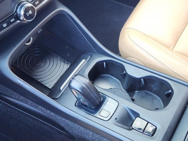 2019 Volvo XC40 T5 Momentum