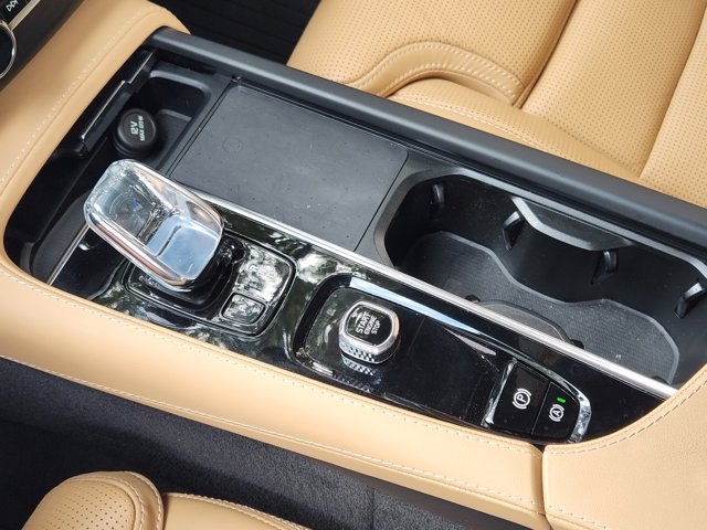 2022 Volvo XC90 Recharge T8 Inscription 7P