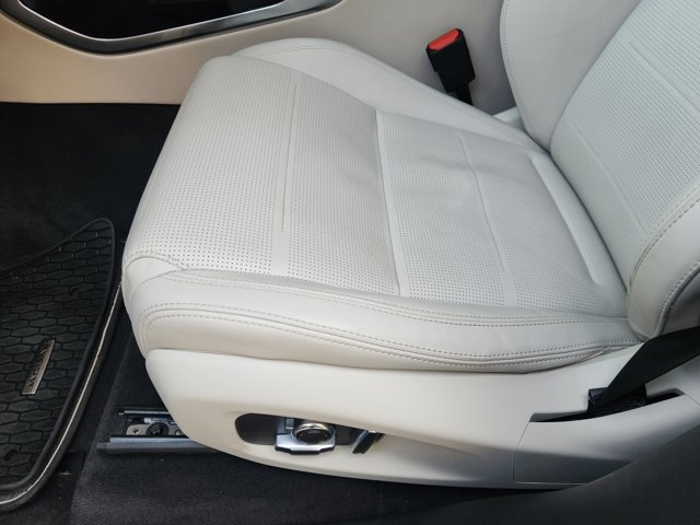 2023 Jaguar F-PACE SVR