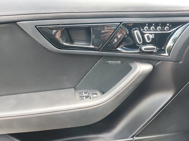 2019 Jaguar F-TYPE R