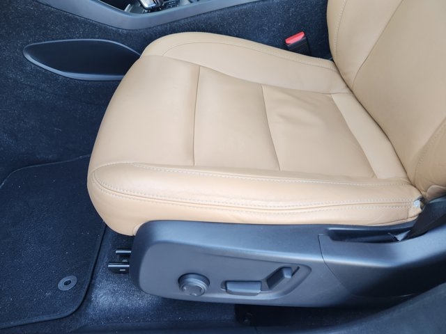 2019 Volvo XC40 T5 Momentum
