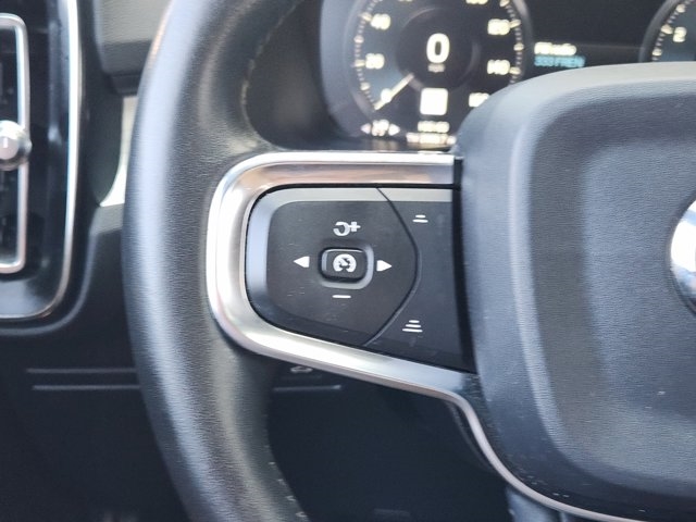 2019 Volvo XC40 T5 Momentum