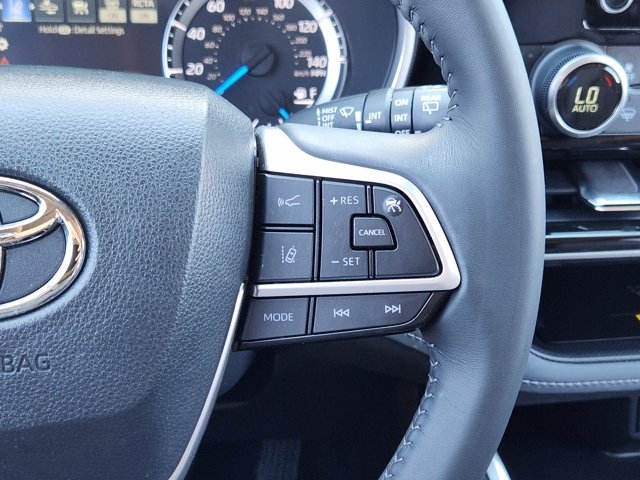 2023 Toyota Highlander Hybrid XLE