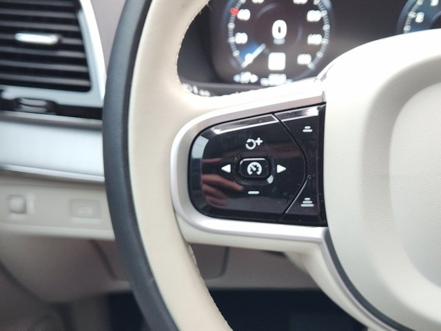 2022 Volvo XC90 T5 Momentum