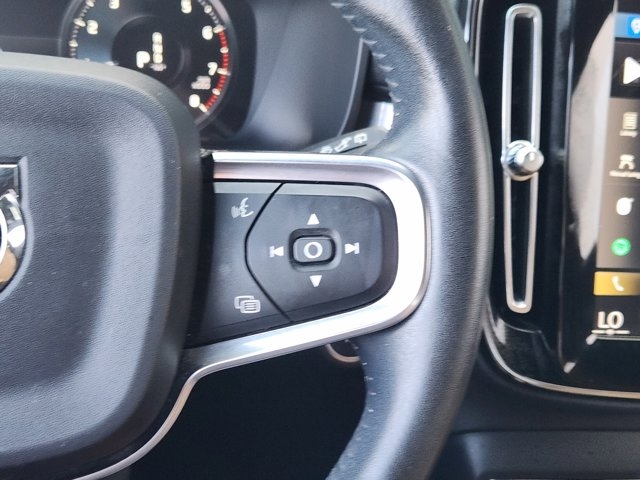 2019 Volvo XC40 T5 Momentum