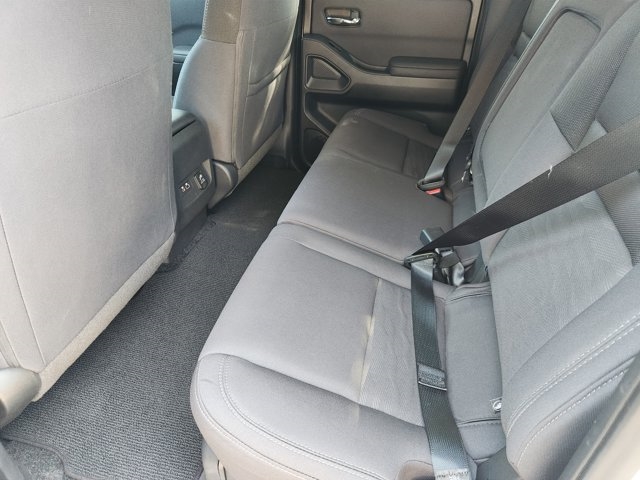 2024 Nissan Frontier SV
