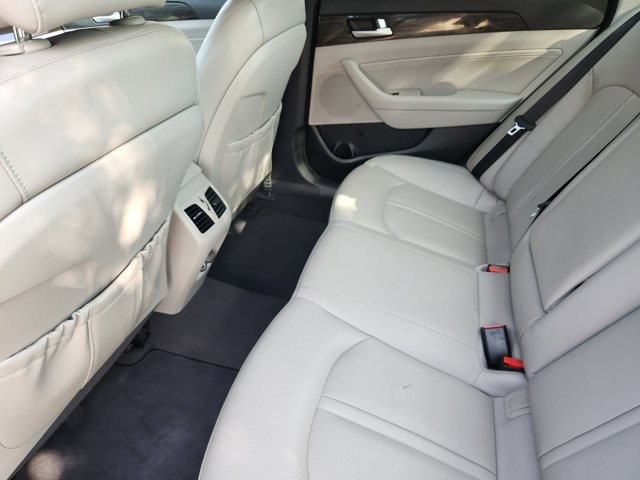 2017 Hyundai SONATA Hybrid Limited