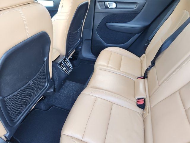 2019 Volvo XC40 T5 Momentum