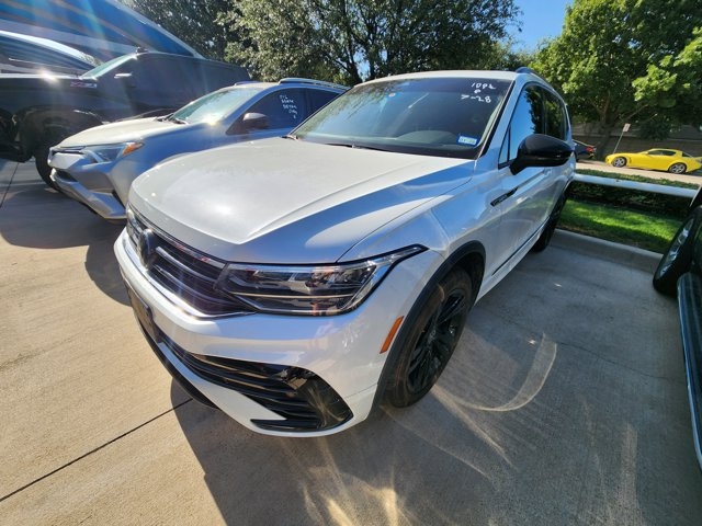 2023 Volkswagen Tiguan SE R-Line Black