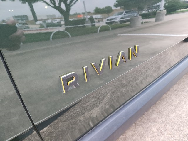 2022 Rivian R1T Adventure