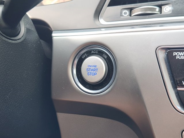2017 Hyundai SONATA Hybrid Limited