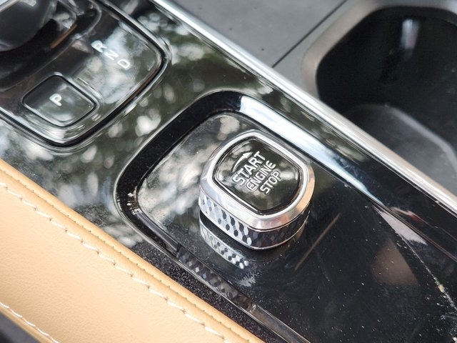 2022 Volvo XC90 Recharge T8 Inscription 7P