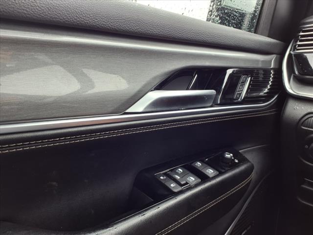 2022 Jeep Wagoneer Series III Carbide