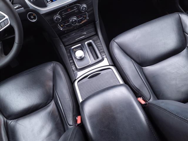 2022 Chrysler 300 Touring L